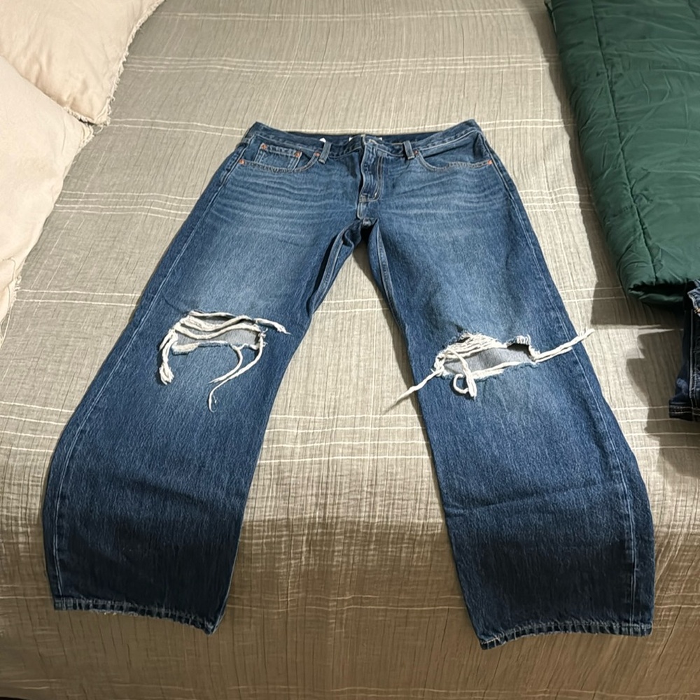 Women’s Levi’s jeans size 32